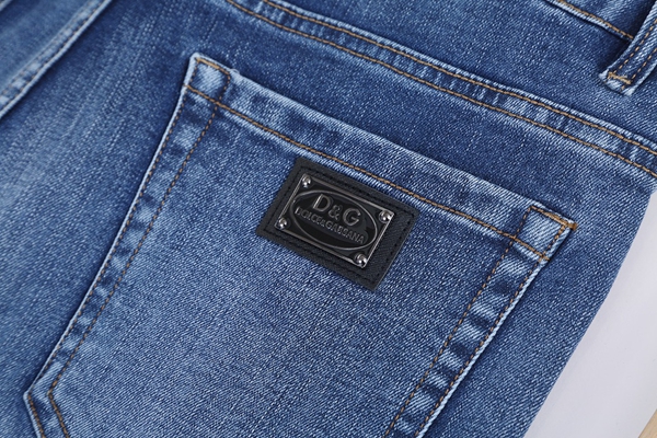 ブランドジーンズ着用イメージ